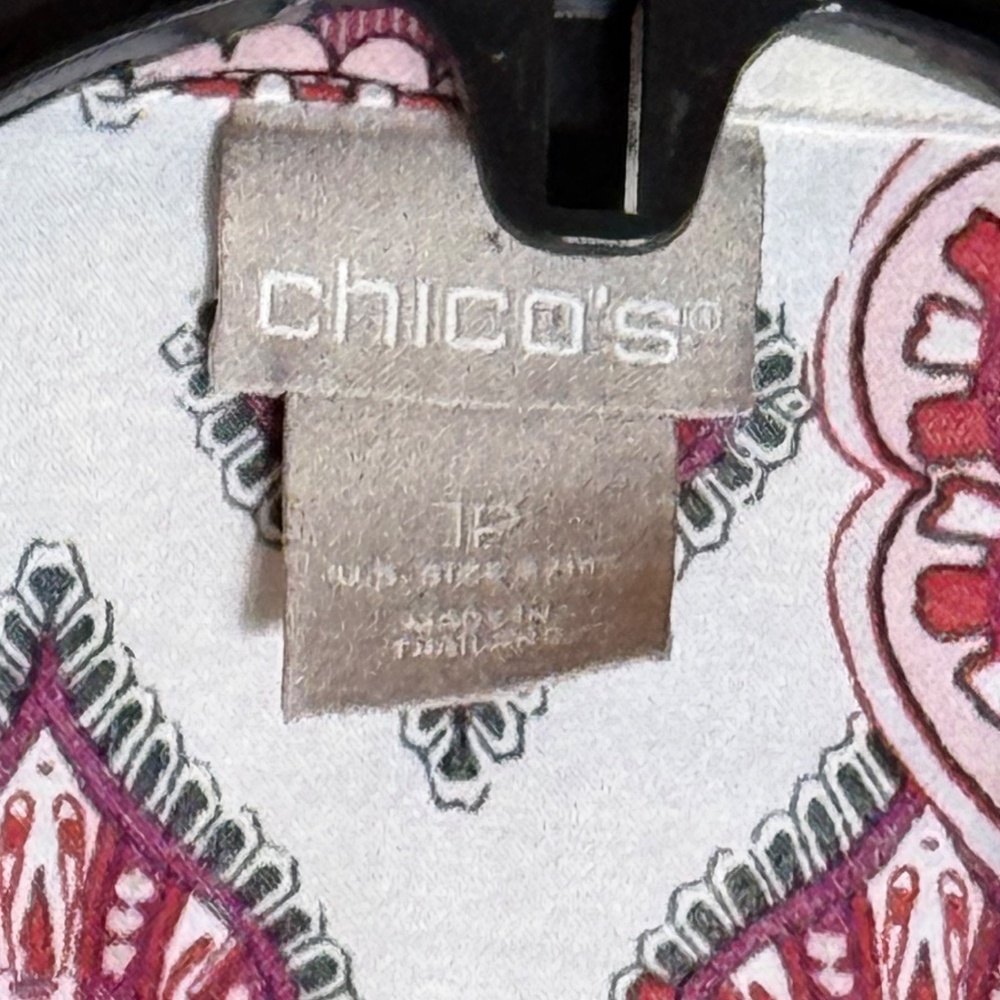 CHICO'S WOMEN'S 1 PETITE | 8P BLOUSE RED PURPLE  MIX PRINT WING COLLAR NO IRON - Picture 2 of 12